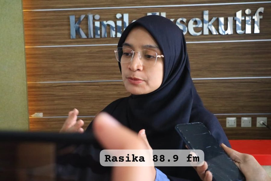 WhatsApp Image 2025-10-27 at 14.37.34 Dokter Spesialis Anak RSUD Kraton Pekalongan, dr. Marina Ratnasari, Sp.A menjelaskan peningkatan kasus ISPA di Kabupaten Pekalongan yang mulai melonjak sejak bulan Mei 2025 (27/10/2025 - dok. Bagus - Rasika FM)