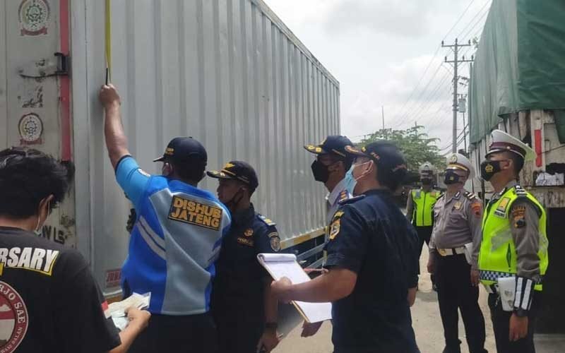 Awas..!!-Kendaraan-Over-Dimensi-dan-Over-Load-Akan-Ditindak-Tegas-1