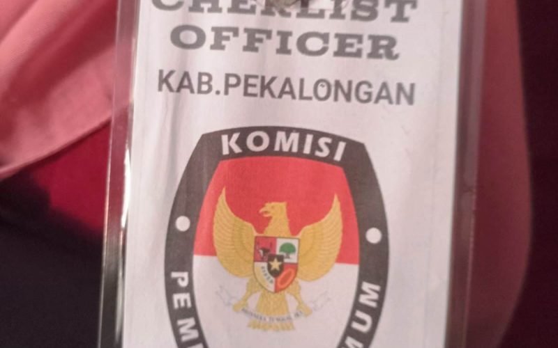 ID Card yang digunakan oleh oknum petugas untuk meminta data kependudukan kepada warga (dok. FB)