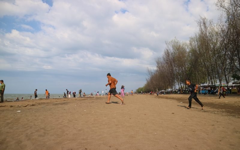 Wisata pantai Wonokerto menjadi salah satu obyek wisata yang mampu penyumbang besar untuk PAD di Kabupaten Pekalongan (dok. Bagus Rasika FM)