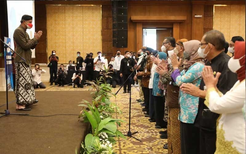 Ganjar-Bentuk-Tim-Penurunan-Stunting-Jawa-Tengah