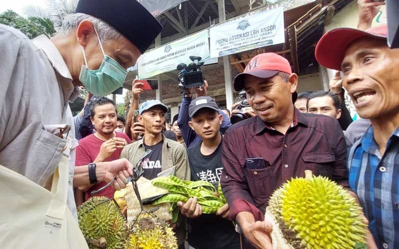 Ganjar-Datang-Sendirian-ke-Wadas-3