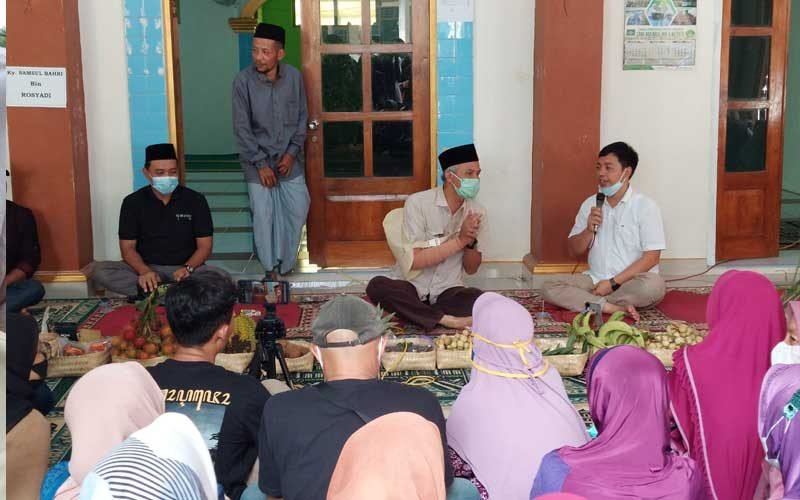 Ganjar-Datang-Sendirian-ke-Wadas-4