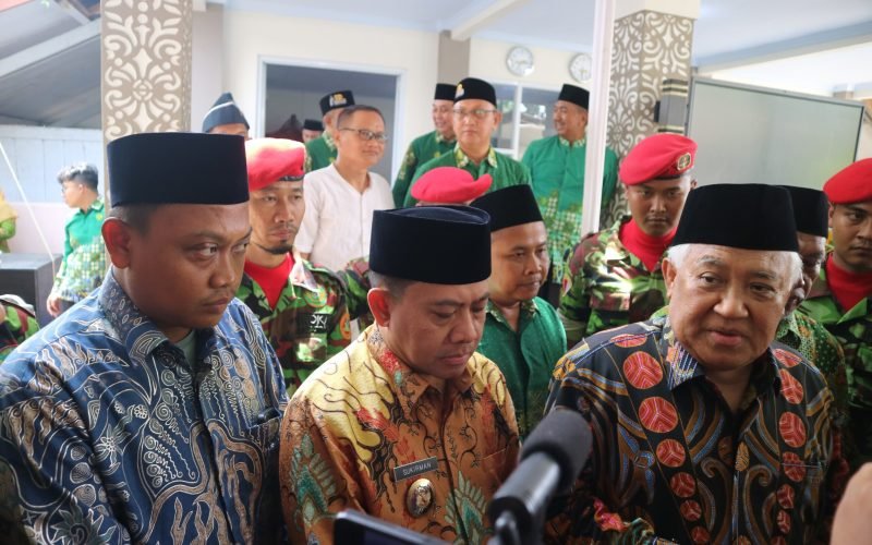 Wakil Ketua DPRD Kabupaten Pekalongan saat sesi wawancara dalam agenda Halal Bihahal Muhammadiyah dan Aisyiyah Kabupaten Pekalongan (dok. Bagus Rasika FM)