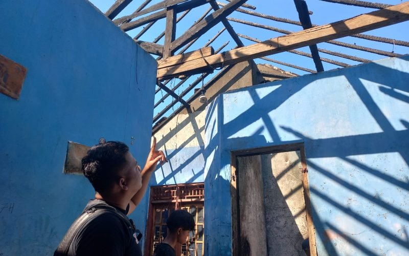 Kondisi rumah usai terbakar yang diduga akibat konsleting listrik (dok. Humas)