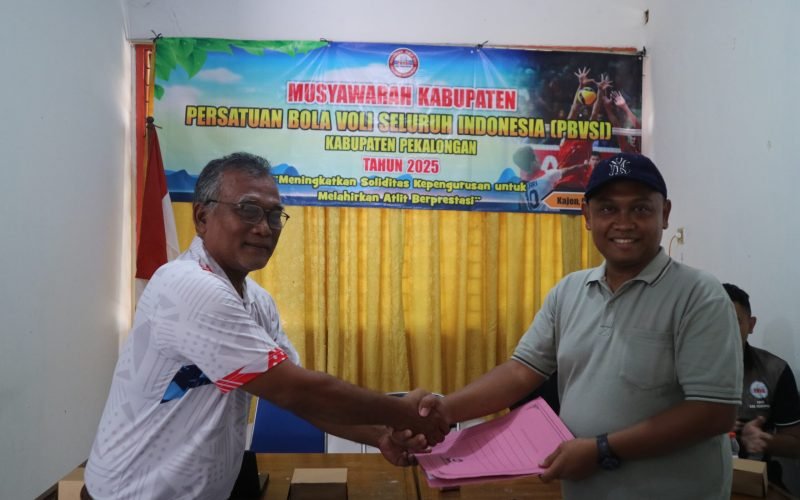 Ahmad Ridhowi secara aklamasi terpilih sebagai ketua PBVSI Kabupaten Pekalongan 2025 -2029 (dok. Bagus - Rasika FM Pekalongan)