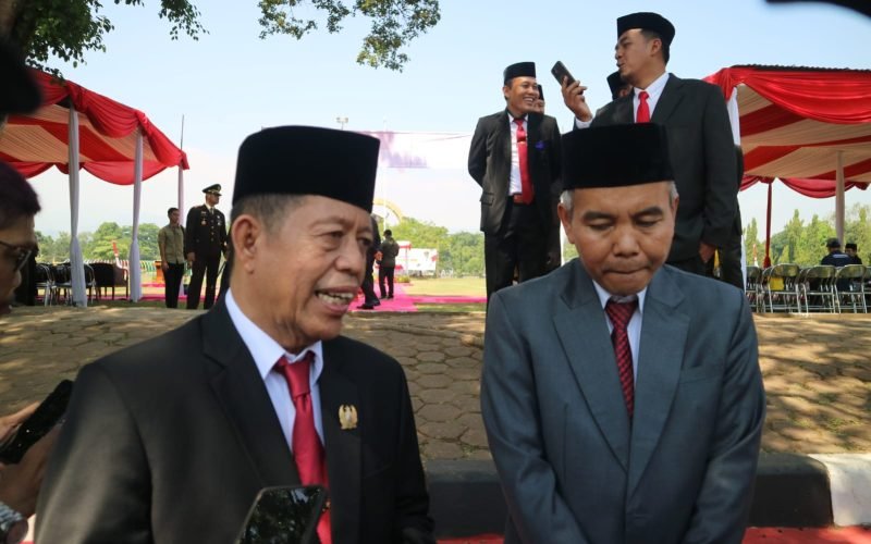 Ketua DPRD Kabupaten Pekalongan, H. Abdul Munir menanggapi pembatalan program lima hari sekolah (17/07/25 - dok. Bagus Rasika FM)