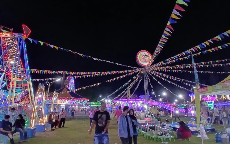 Gemerlap malam di Pekan Raya Kajen 2025, jadi magnet hiburan sekaligus ruang tumbuh bagi UMKM lokal (dok. Bagus - Rasika  FM)