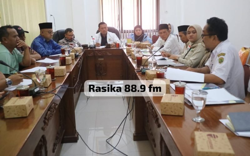 Suasana rapat kerja Pimpinan DPRD dan Komisi D DPRD Kabupaten Pekalongan bersama BAZNAS, Bagian Kesra, serta Koalisi Transparansi Pekalongan (KTP), Rabu (22/7/2026). Dok. Bagus - Rasika FM Pekalongan.