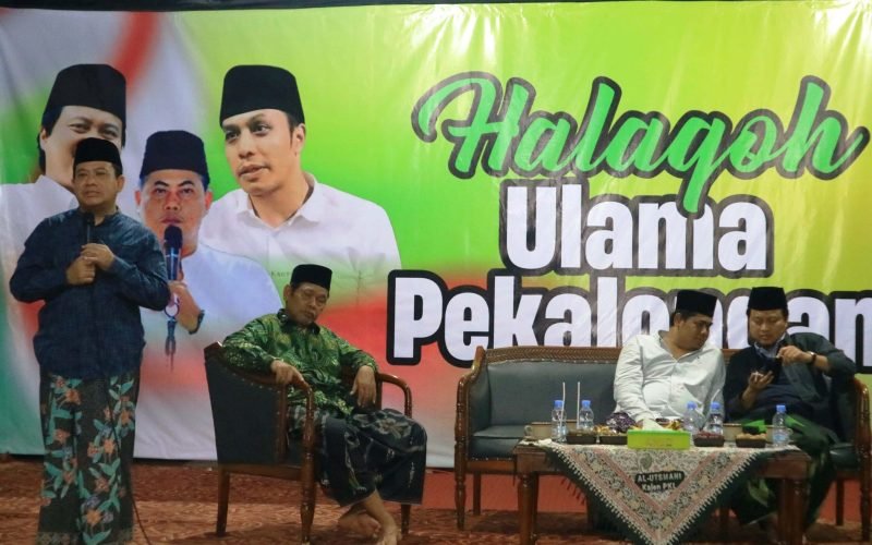 HALAQOH - Calon Wakil Bupati, Sukirman saat menghadiri Halaqoh Ulama Pekalongan sebagai bentuk dukungan para kiyai kepada Paslon Fadia Sukirman (22/11/2024 - dok. Bagus Rasika FM)