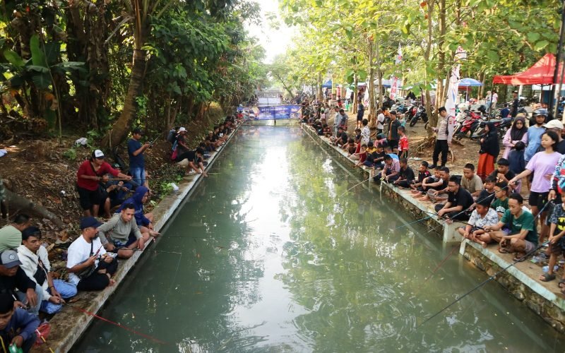 Ribuan pemancing mengikuti lomba "Mancing Gembira" yang diselenggarakan oleh PAY Muhammadiyah Kajen (Dok. Bagus - Rasika FM)