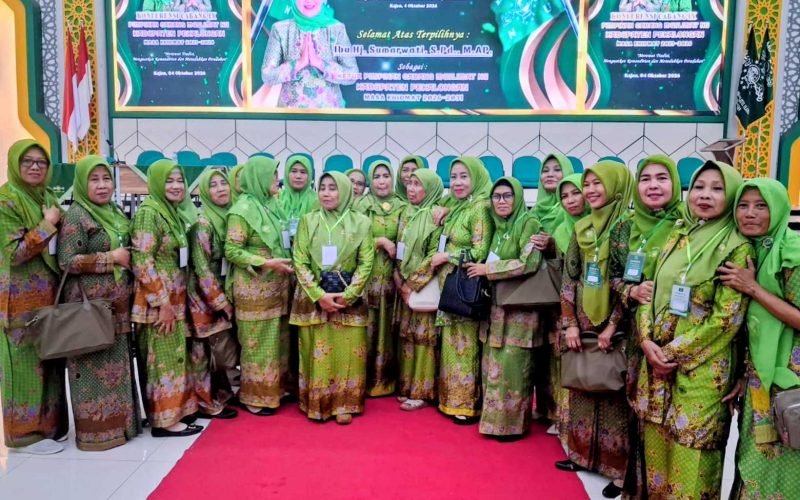 Foto bersama usai Konfercab IX PC Muslimat NU Kabupaten Pekalongan di UIN Gus Dur, Minggu (4/10/2026). Hj. Sumarwati kembali dipercaya memimpin PC Muslimat NU Kabupaten Pekalongan untuk masa khidmat 2026–2031 setelah terpilih secara aklamasi (dok. Istimewa)