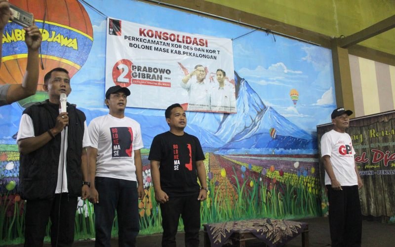 KONSOLIDASI - Relawan "Bolone Mase" siap menangkan capres Prabowo-Gibran dalam satu putaran khususnya di Kabupaten Pekalongan (28/12/2023 - dok. Rasika FM)