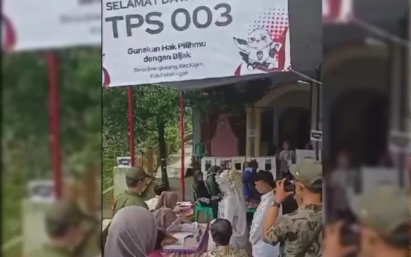 NYOBLOS - Pasangan pengantin baru yang melangsungkan akad nikah tepat di hari Pemilu 2024 datang ke TPS untuk memberikan hak pilihnya (dok. Istimewa)