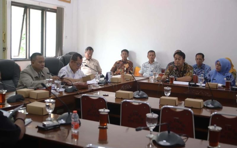 Rapat kerja Banggar DPRD Kabupaten Pekalongan mengunci arah anggaran penanganan bencana. Logistik, kesehatan, dan sanitasi pengungsi ditegaskan jadi prioritas utama (dok. Istimewa)