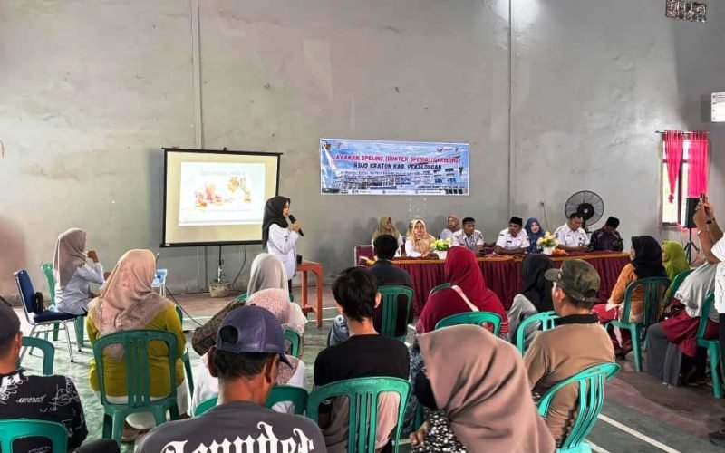 RSUD Kraton Kabupaten Pekalongan turut berperan dalam penguatan Program Spesialis Keliling (Speling) melalui kegiatan monitoring di Puskesmas Wonokerto, Rabu (24/6/2026). Forum yang dihadiri seluruh kepala puskesmas se-Kabupaten Pekalongan tersebut menjadi sarana evaluasi untuk meningkatkan akses layanan kesehatan spesialis hingga ke desa-desa. (Foto: Dok. RSUD Kraton Pekalongan)