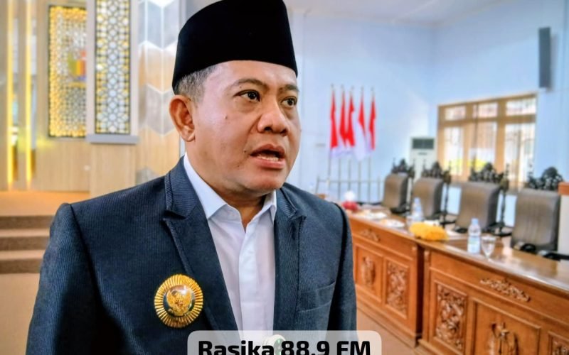 Sukirman resmi menjalankan tugas sebagai Pelaksana Tugas (Plt) Bupati Pekalongan sejak 5 Maret 2026. Penunjukan dilakukan oleh Ahmad Luthfi menyusul penangkapan Bupati Pekalongan Fadia Arafiq oleh Komisi Pemberantasan Korupsi dalam kasus dugaan korupsi pengadaan. (Dok. Bagus - Rasika FM Pekalongan)