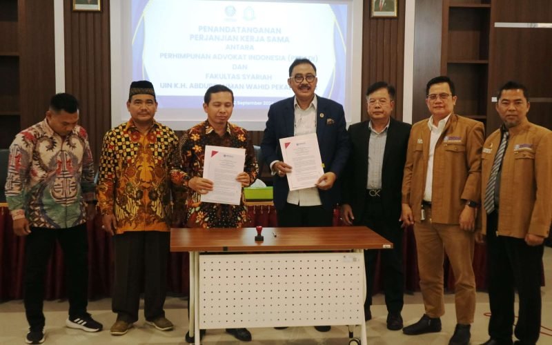 MoU - Penandatanganan perjanjian kerjasama antara Peradi dengan Fakultas Syariah UIN Gus Dur (12/09/2024 - dok. Bagus Rasika FM)