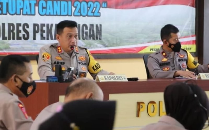 Pra Ops Ketupat Candi 2022 : Kapolres Pekalongan, AKBP. Arief Fajar Satria, saat memberikan paparan adanya area black spot di pantura dan persiapan vaksin drive thru.
