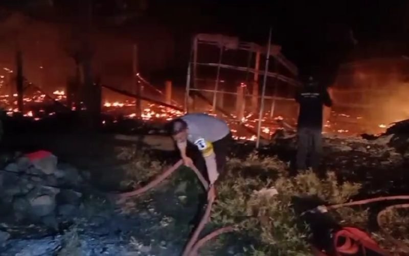 LUDES - Dua kandang ayam di Dororejo Kulon terbakar dan 15.000 ekor ayam tak terselamatkan (13/09/2023 - dok. Humas)