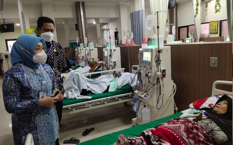 Kunjungan langsung Direktur Jaminan Pelayanan Kesehatan BPJS Kesehatan (Dirjampelkes), Lily Kresnowati ke RSUD Dr. M. Ashari memastikan kualitas layanan kesehatan yang prima kepada peserta Jaminan Kesehatan Nasional (JKN) di wilayah Kabupaten Pemalang, Jumat (15/9). (Dok. Bpjs Kesehatan)