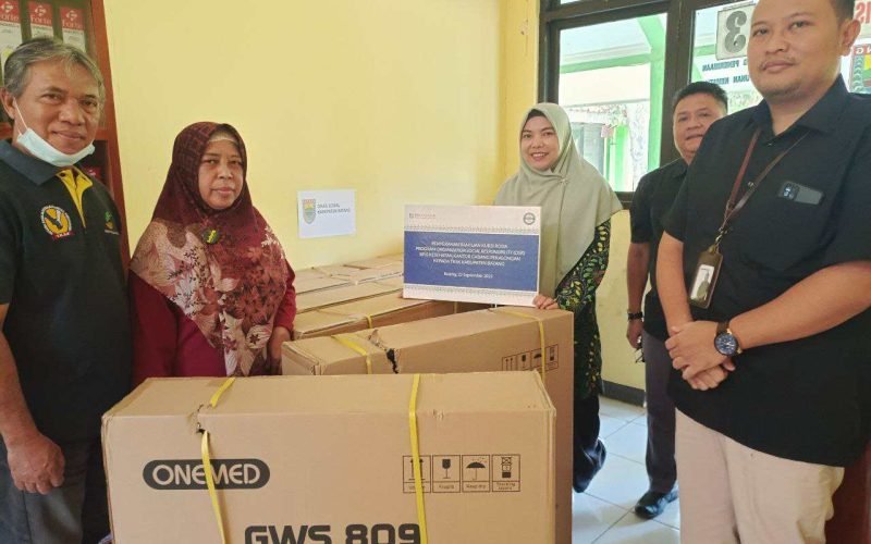 Peringati HUT TKSK, BPJS Kesehatan Pekalongan Berikan Kursi Roda bagi Disabilitas