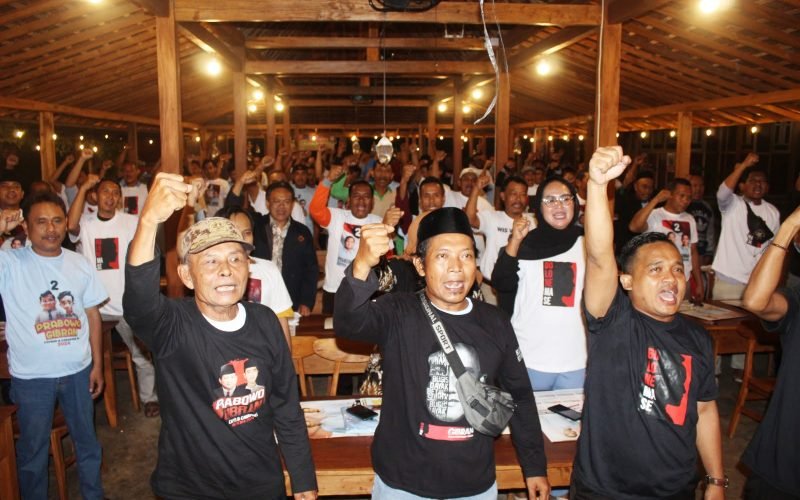 “Bolone Mase” Pekalongan Sosialisasikan Program Makan Gratis Bagi Pelajar dan Menangkan Prabowo-Gibran Satu Putaran (dok. Rasika FM)