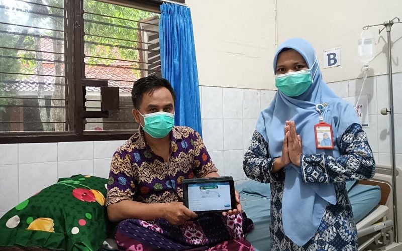 Menjadi petugas KPPS membuatnya harus menyelesaikan proses penghitungan suara hingga pagi hari. 
Namun, setelah bertugas hingga pagi hari, Yudha mengalami kejang dan pingsan sehingga harus dilarikan ke rumah sakit. ( Dok. BPJS Kesehatan Cabang Pekalongan )