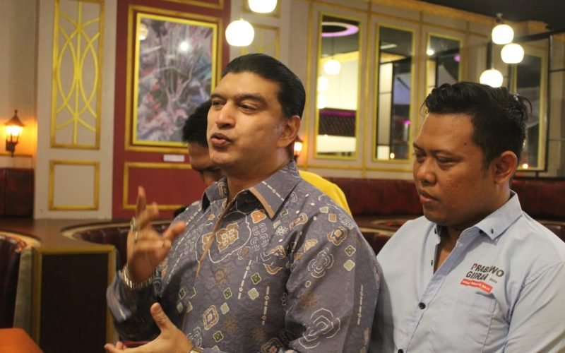Ashraff Abu saat wawancara dengan media dan memastikan diri lolos sebagai calon DPR RI menurut hasil quick count internal partai (dok. Bagus Rasika FM)