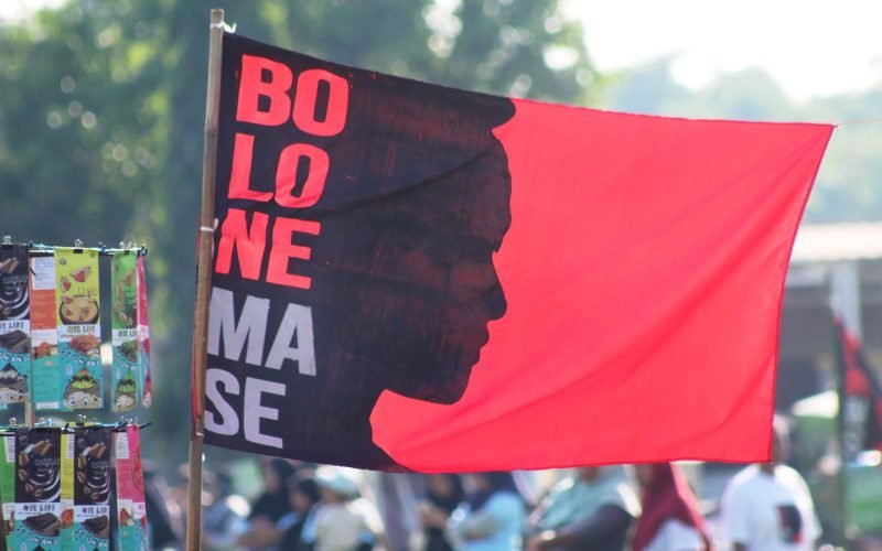 BOLONE MASE - Relawan Bolone Mase memberikan apresiasi kepada masyarakat Pekalongan yang telah mendukung Prabowo-Gibran (dok. Bagus Rasika Pekalongan)
