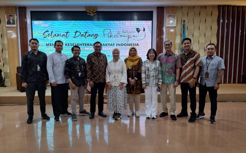 Program Pekalongan Sakpore merupakan program kolaborasi dengan BPJS Kesehatan dan BPJS Ketenagakerjaan, dalam upaya memberikan perlindungan jaminan sosial dan kesejahteraan bagi masyarakat.