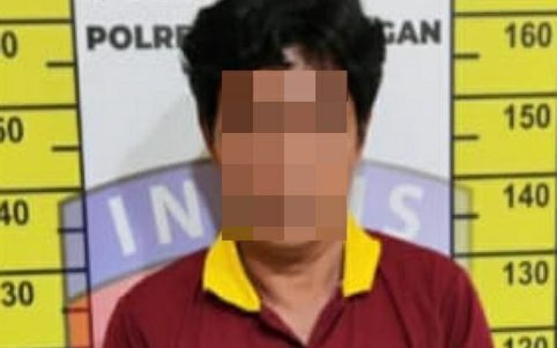 Tersangka (B - 54 th) pelaku pencurian motor dan HP yang telah diamankan Sat. Reskrim Polres Pekalongan (dok. Humas)