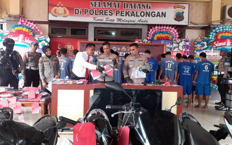KONPRESS - Kapolres Pekalongan, AKBP Wahyu Rohadi saat ungkap kasus di Mapolres Pekalongan (30/06/2024 - dok. Bagus Rasika FM Pekalongan)