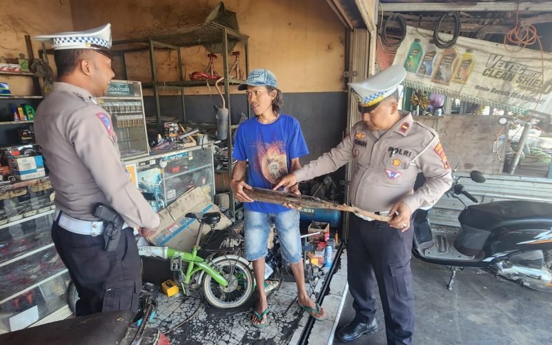 Sosialiasi penggunaan knalpot sesuai spesifikasi yang dilakukan oleh Sat Lantas Polres Pekalongan (Dok. Humas Polres Pekalongan)