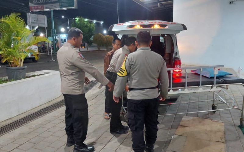 DEPRESI - MKV pemuda depresi dan meresahkan warga diamankan petugas dari Polsek Kedungwuni (dok. Humas)