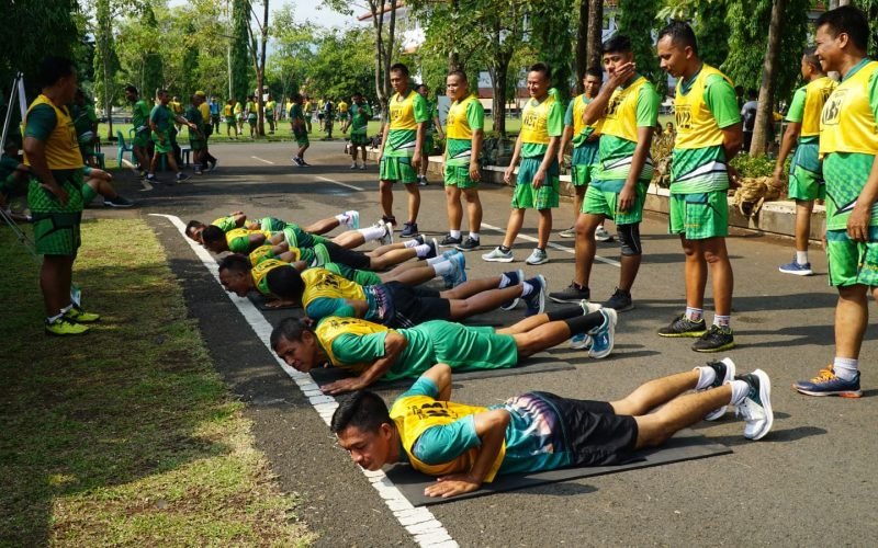 CEK KESEHATAN - Ratusan parjurit Kodim 0710/Pekalongan mengikuti test kesegaran jasmani (dok. Pendim 0710/Pekalongan)