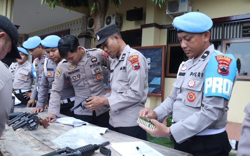 SENPI - Pengecekan senjata api di Mapolres Pekalongan untuk antisipasi penyalahgunaan (dok. Humas)