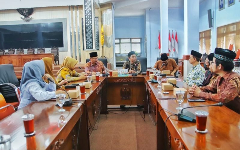 RDP - Rapat Dengar Pendapat Komisi D DPRD Kabupaten Pekalongan dengan STAIKAP membahas pengembangan pendidikan di Kabupaten Pekalongan (dok. Istimewa)