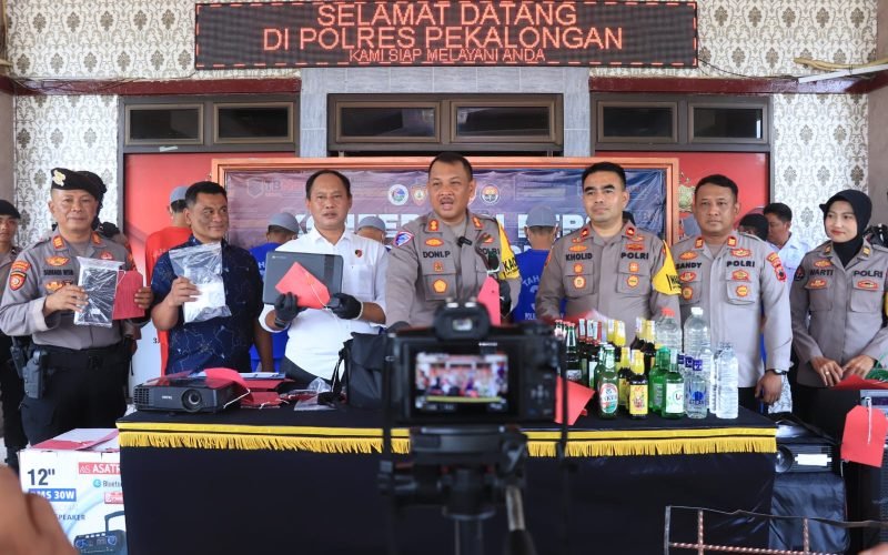 KRYD - Kapolres Pekalongan, Doni Prakoso saat ungkap kasus di Mapolres Pekalongan (dok. Istimewa)