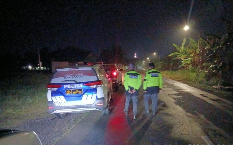 Petugas dari Polres Pekalongan saat patroli penindakan balap liar di wilayah Sragi (dok. Humas Polres)