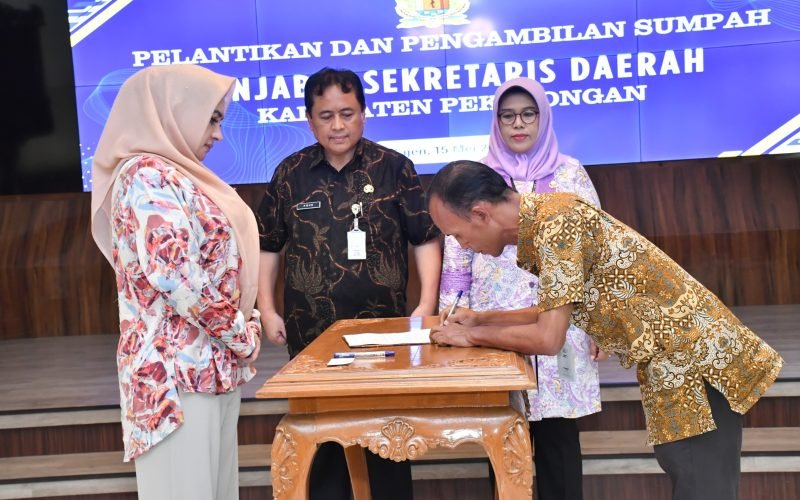 Penandatangan berita acara pelantikan Pj Sekretaris Daerah Kabupaten Pekalongan (dok. Istimewa)