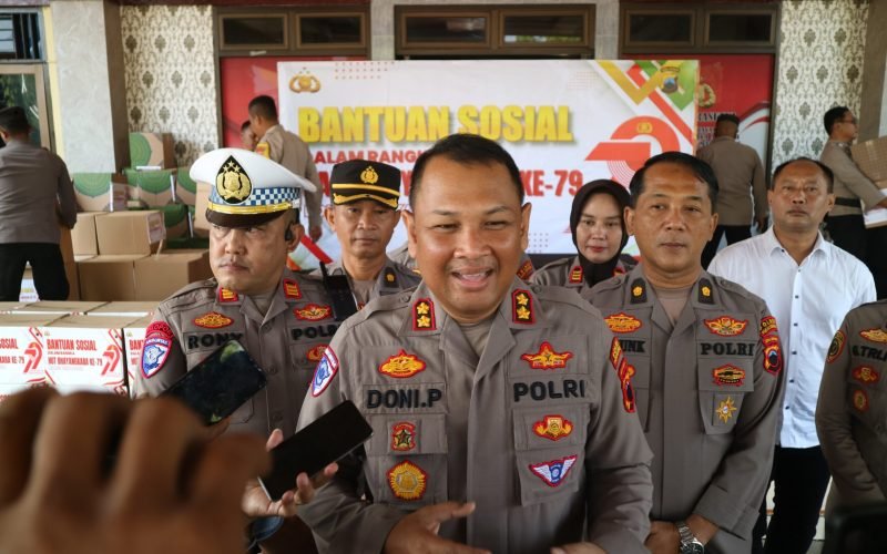 Kapolres Pekalongan, AKBP Doni Prakoso saat memberikan keterangan terkait regulasi truk ODOL (23/06/2025 - dok. Rasika FM Pekalongan)