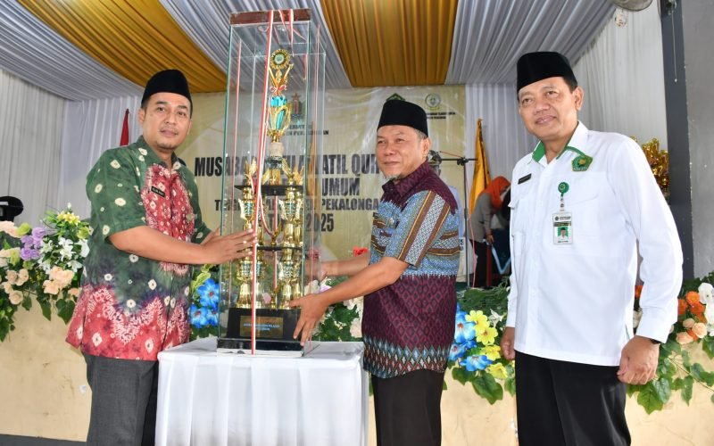Sekretaris Daerah Kabupaten Pekalongn, H. Yulian Akbar saat membuka lomba MTQ tingkat pelajar (dok. Istimewa)