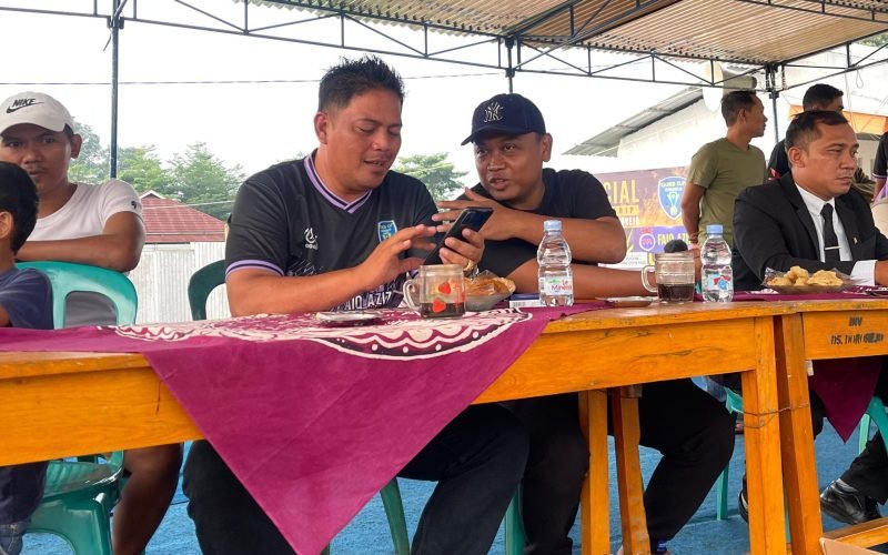 Wakil Ketua DPRD Kabupaten Pekalongan, Ahmad Ridhowi saat menghadiri kompetisi sepak bola Kades Cup II di Dororejo Doro Kabupaten Pekalongan (dok. Istimewa)