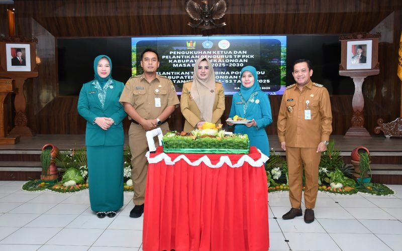 Pengukuhan tim penggerak PKK masa bhakti 2025 -2030 di aula lt.1 Setda Kabupaten Pekalongan (dok. Istimewa)