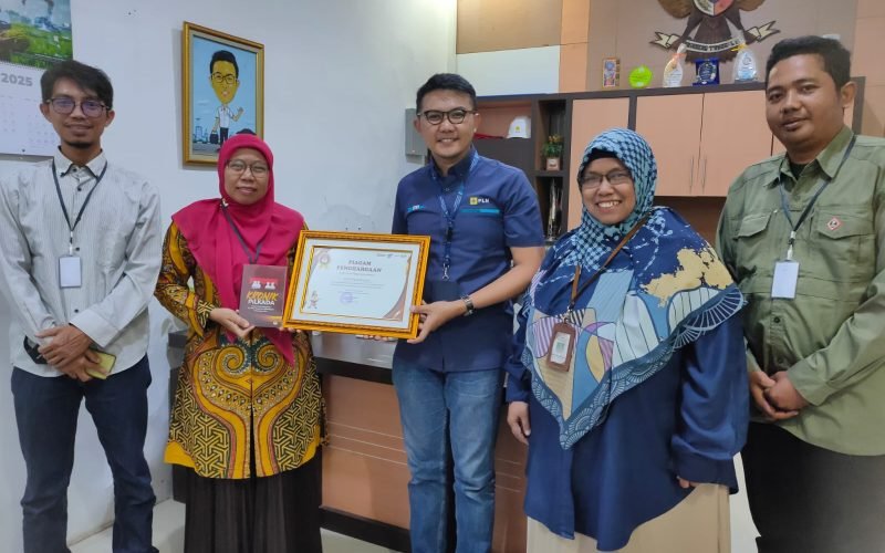 KPU Kabupaten Pekalonga berikan apresiasi kepada PLN Kedungwuni atas sinergi yang terjalin dalam Pilkada 2024 (dok. Humas KPU)