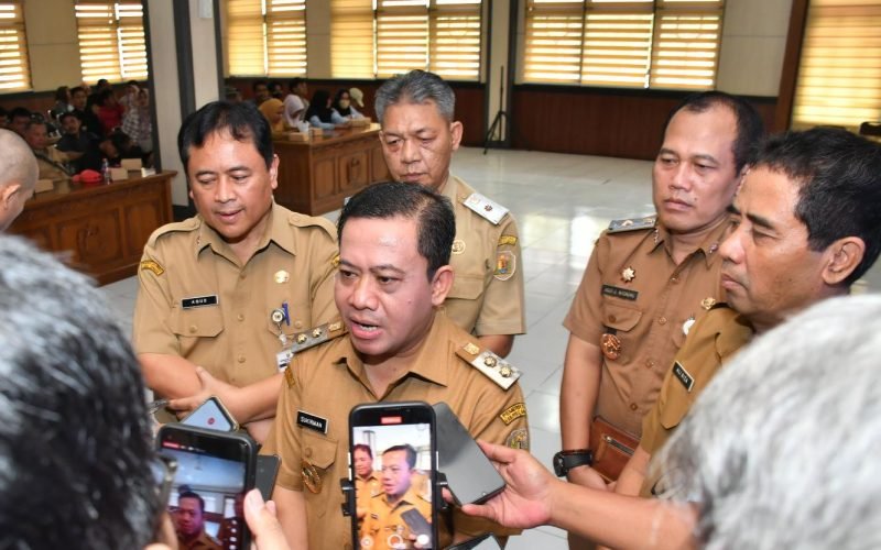 Wabup Sukirman saat memberikan gambaran rangkaian HUT ke 80 RI dan Hari Jadi ke 403 Kabupaten Pekalongan (dok. Istimewa)
