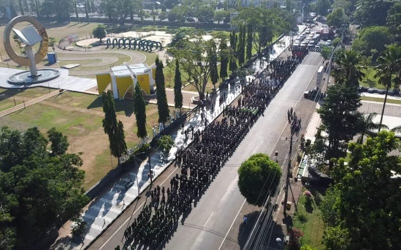 Apel kesiapan pengamanan audiensi BEM UIN Abdurrahman Wahid dengan DPRD Kabupaten Pekalongan, Rabu (03/09/2025), melibatkan ratusan personel gabungan dari Polri, TNI, Satpol PP, Damkar, Dinas Kesehatan, hingga organisasi masyarakat.