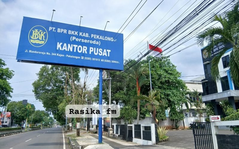 Kantor BPR-BKK Kabupaten Pekalongan di Kajen yang diguncang isu rush money dan kredit macet Rp 150 miliar (dok. Bagus - Rasika FM)