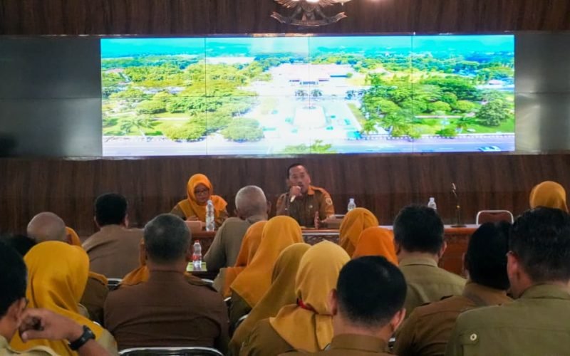 Pemerintah Kabupaten Pekalongan selenggarakan Sosialisasi Pemantauan Penyelenggaraan Pelayanan Publik (PEKPP) dan Pelayanan Publik Ramah Kelompok Rentan di Aula Setda, Selasa (16/9/2025).
